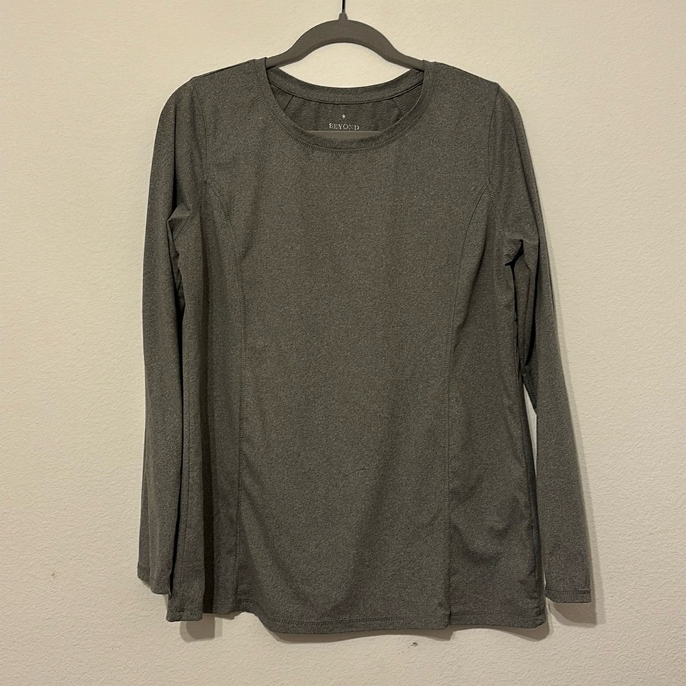 Beyond Scrubs Under-scrub Long-sleeve Gray Top